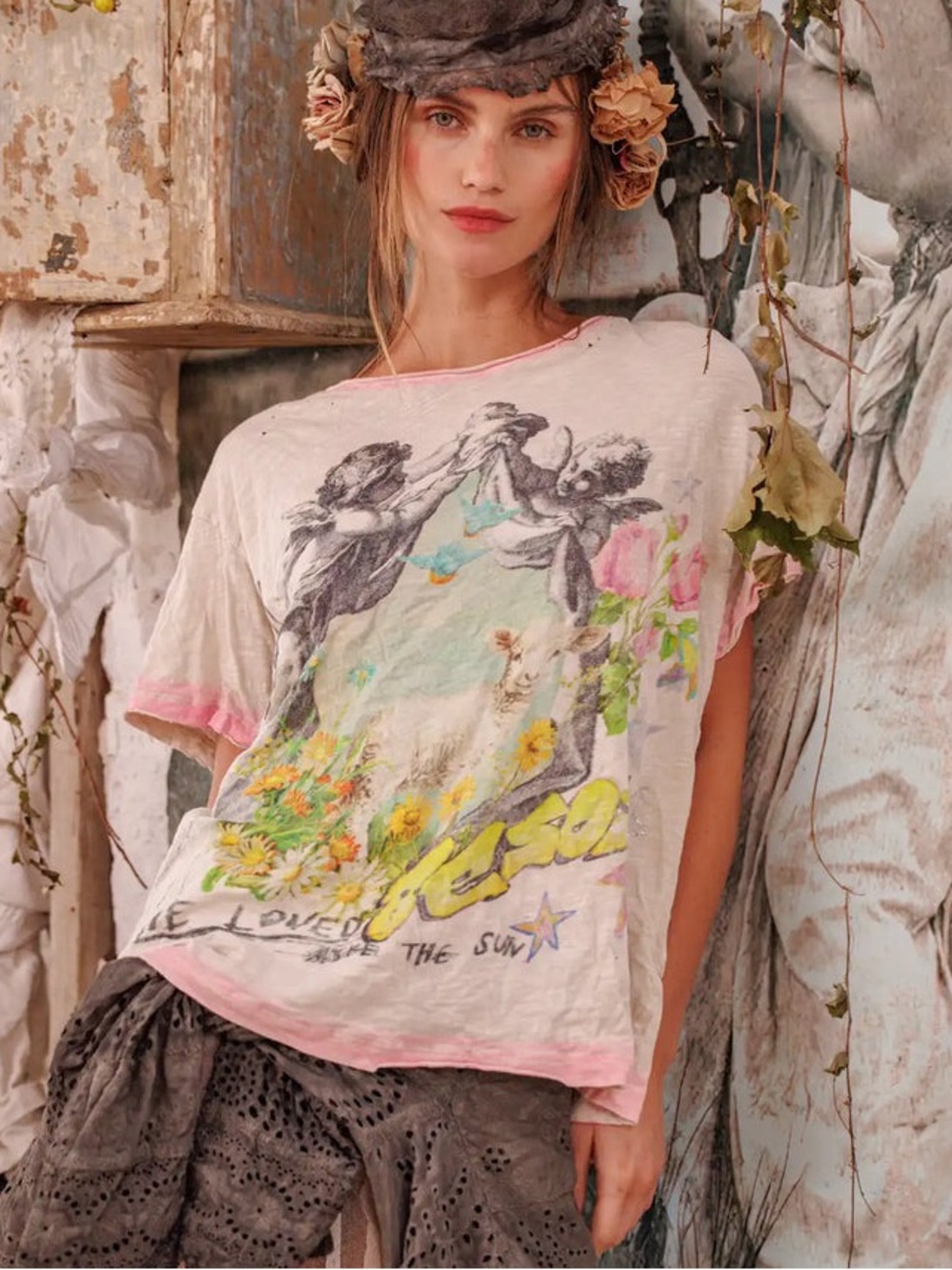 Magnolia Pearl Like The Sun Besos Tee NWT OS New Drop